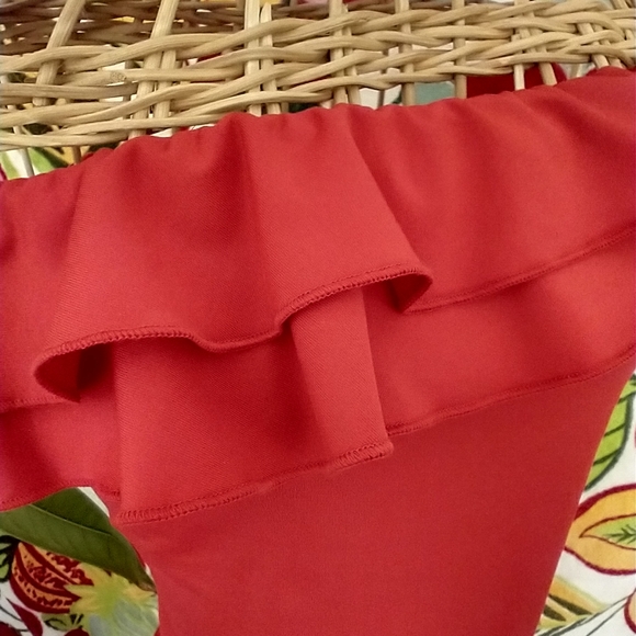 Dress Ruffled strapless dress - Picture 3 of 8